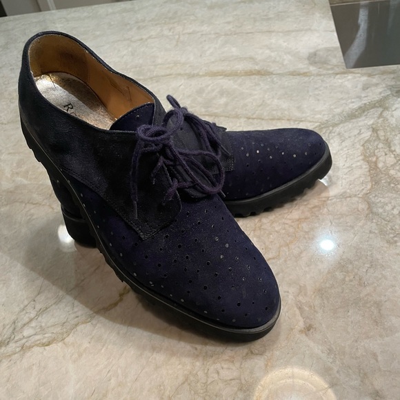 Ron White size 9.5. Navy suede with sparkle. - Picture 4 of 8